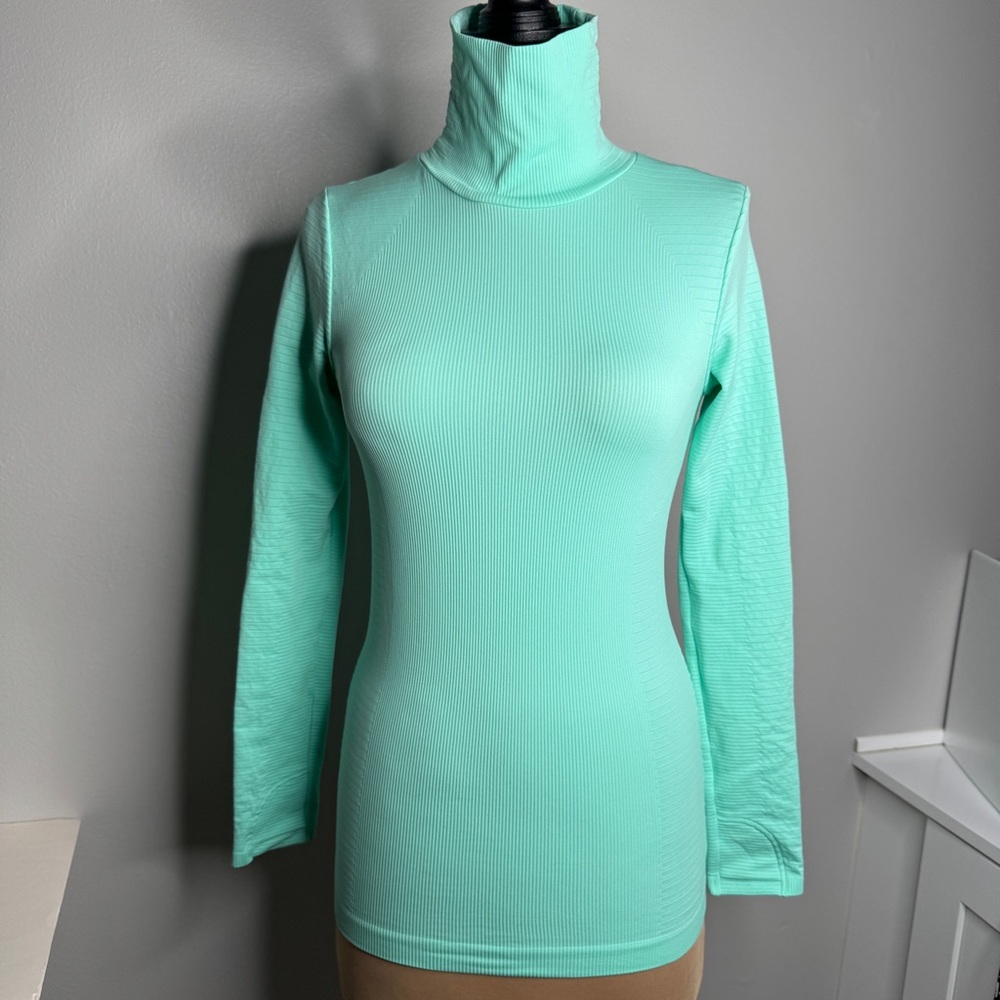 Athleta Aqua Mint Stretch Flurry Blizzard Rib Turtleneck Ribbed Layer Travel Top - Picture 3 of 10